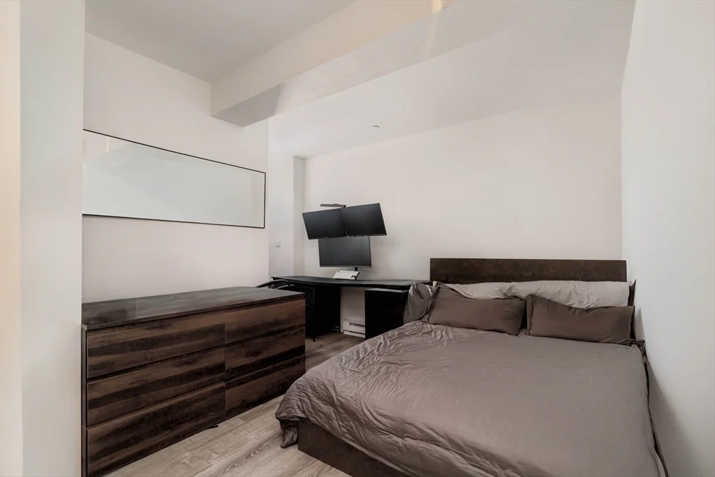 2 bed, 1 bath apartment for rent at 81 Park Dr Unit B, Fenway — photo 6 of 15