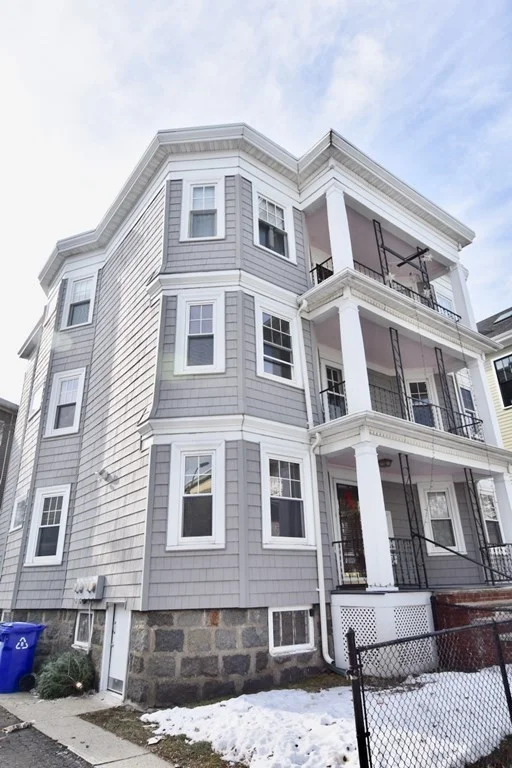 3 bed, 1 bath apartment for rent at 81 Romsey St Unit 2, Dorchester — photo 4 of 19