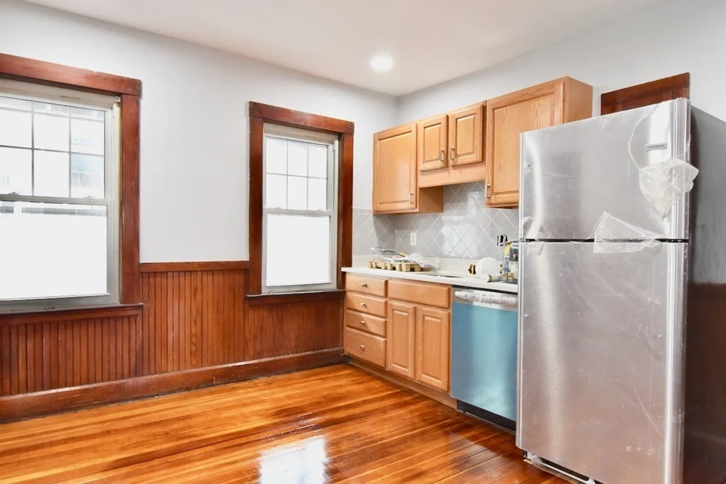 3 bed, 1 bath apartment for rent at 81 Romsey St Unit 2, Dorchester — photo 2 of 19