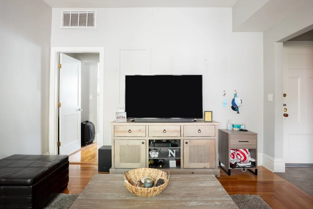 2 bed, 1 bath apartment for rent at 81 St Botolph St Unit 1, Back Bay — photo 5 of 12