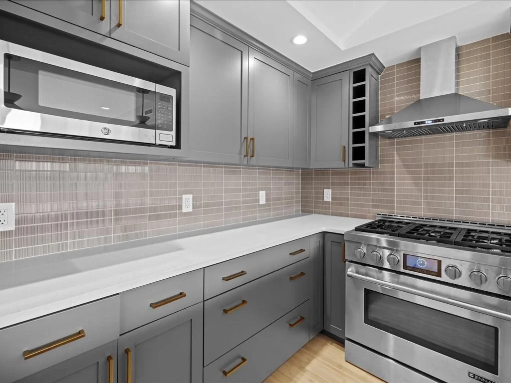 3 bed, 2 bath apartment for rent at 81 St Botolph St Unit PH, Back Bay — photo 3 of 39