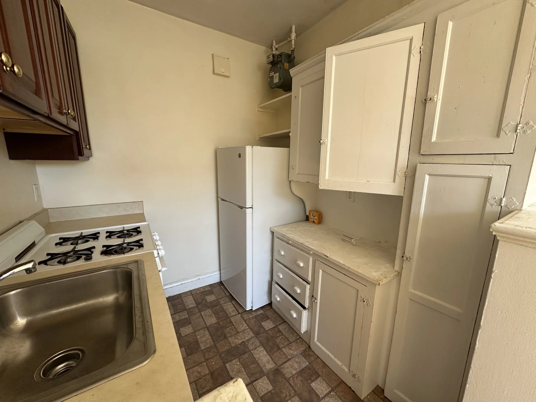 1 bed, 1 bath apartment for rent at 81 Strathmore Rd Unit 37, Brighton — photo 4 of 11