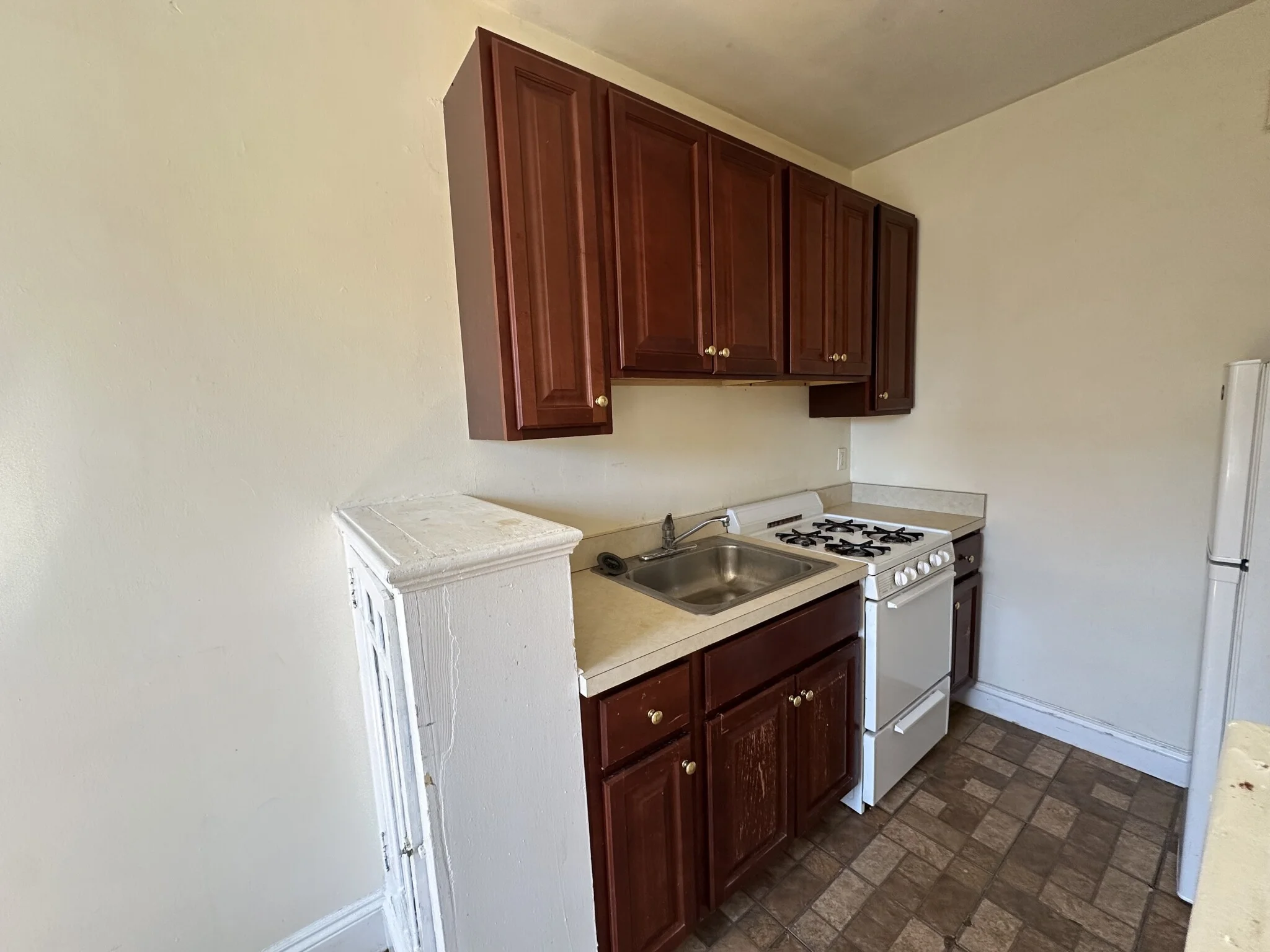 1 bed, 1 bath apartment for rent at 81 Strathmore Rd Unit 37, Brighton — photo 3 of 11