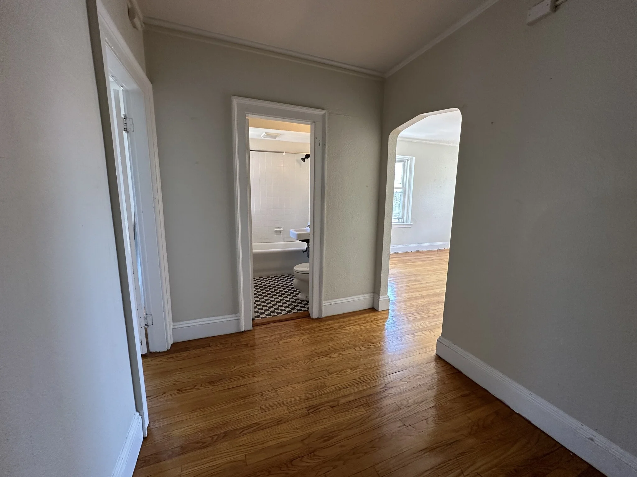 1 bed, 1 bath apartment for rent at 81 Strathmore Rd Unit 37, Brighton — photo 8 of 11