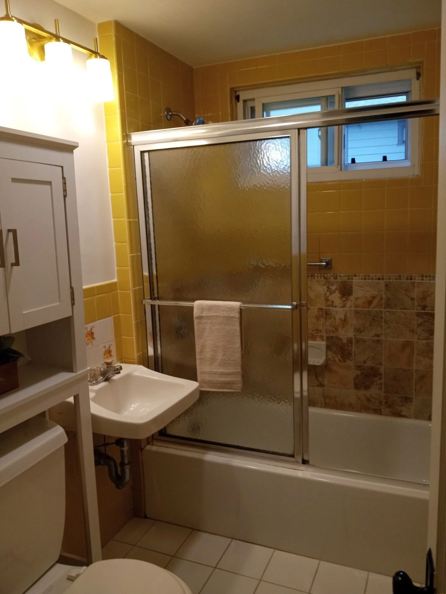 3 bed, 1 bath apartment for rent at 81 Sunnyside Av Unit 1, Winthrop — photo 11 of 21