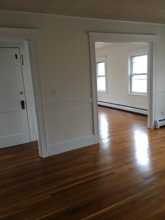 3 bed, 1 bath apartment for rent at 81 Sunnyside Ave Unit 2, Winthrop — photo 12 of 27