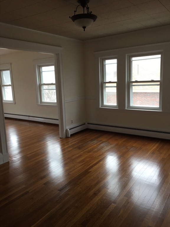 3 bed, 1 bath apartment for rent at 81 Sunnyside Ave Unit 2, Winthrop — photo 15 of 27