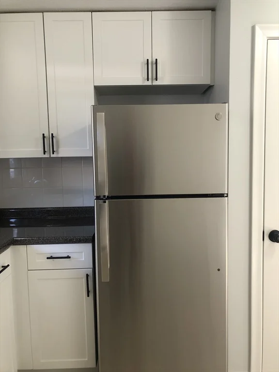 1 bed, 1 bath apartment for rent at 81 Trapelo Unit 52, Waltham — photo 3 of 18