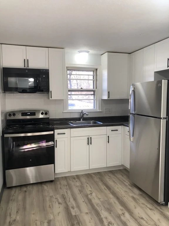 1 bed, 1 bath apartment for rent at 81 Trapelo Unit 52, Waltham — photo 1 of 18