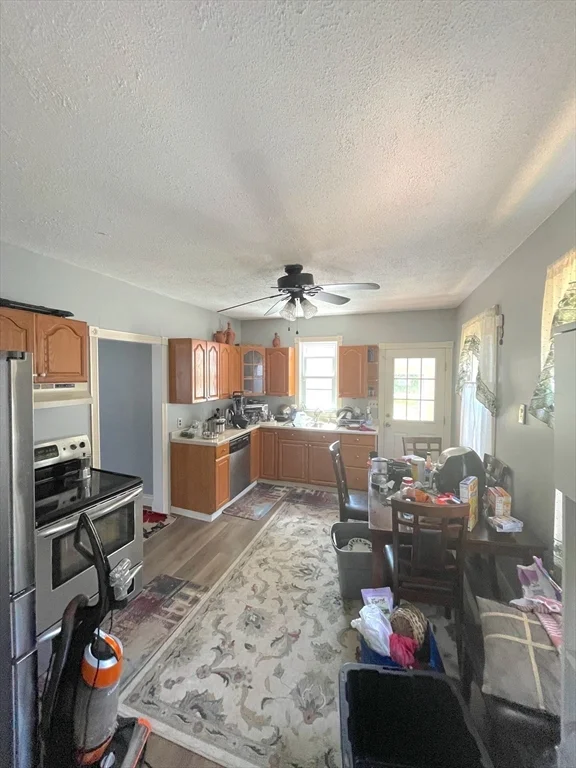 3 bed, 2 bath apartment for rent at 81 Walnut St, West Bridgewater — photo 8 of 17