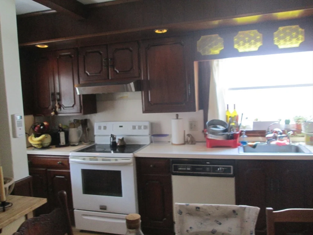 2 bed, 1 bath apartment for rent at 81 Webster St Unit 81, Arlington — photo 9 of 19