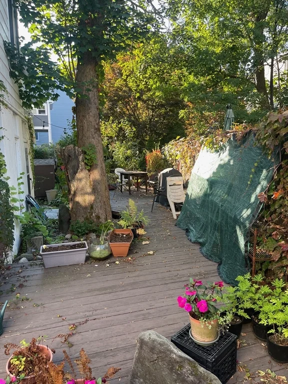 Studio bed, 1 bath apartment for rent at 81 Wendell St Unit A, Baldwin — photo 3 of 17