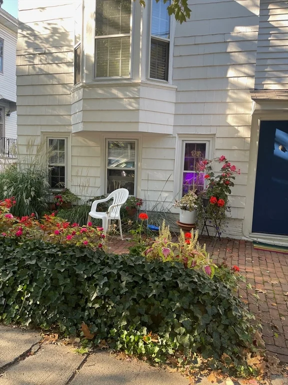 Studio bed, 1 bath apartment for rent at 81 Wendell St Unit A, Baldwin