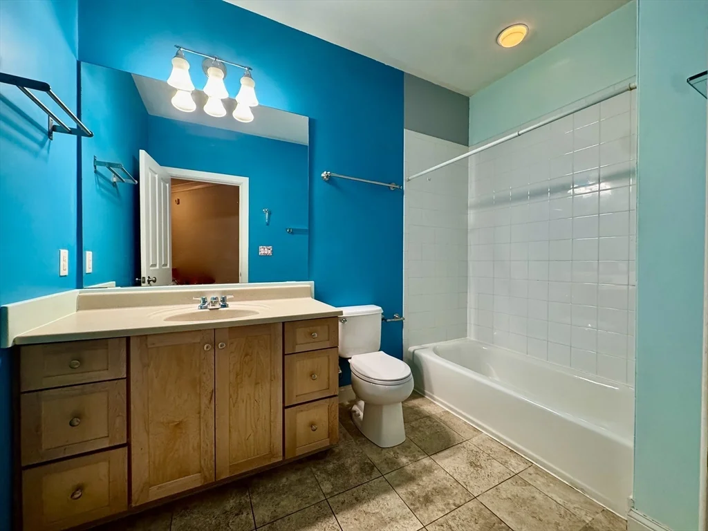 2 bed, 1 bath apartment for rent at 81 Westminster Ave Unit B, Roxbury — photo 11 of 19