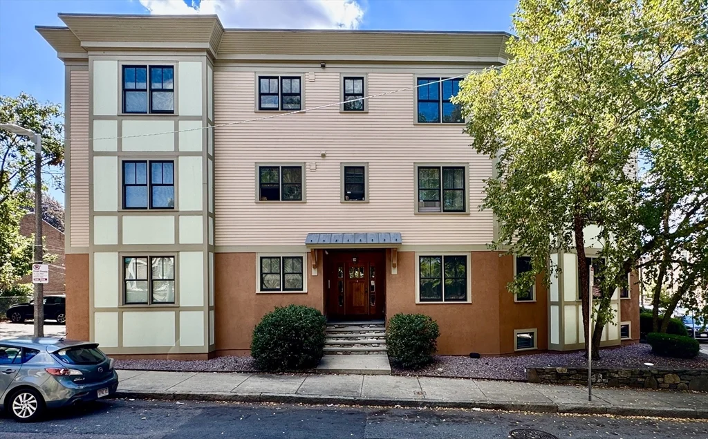 2 bed, 1 bath apartment for rent at 81 Westminster Ave Unit B, Roxbury — photo 18 of 19