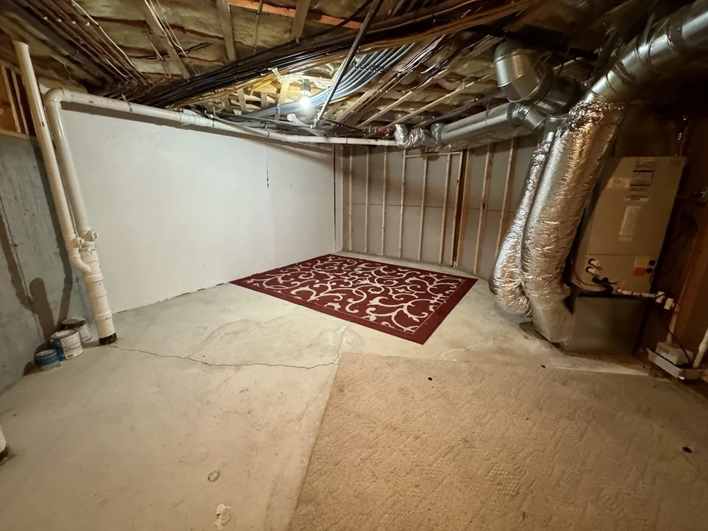 2 bed, 1 bath apartment for rent at 81 Westminster Ave Unit B, Roxbury — photo 15 of 19