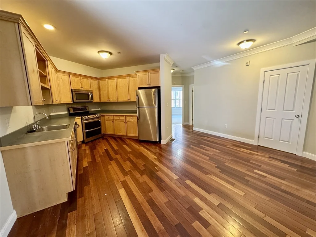 2 bed, 1 bath apartment for rent at 81 Westminster Ave Unit B, Roxbury — photo 4 of 19