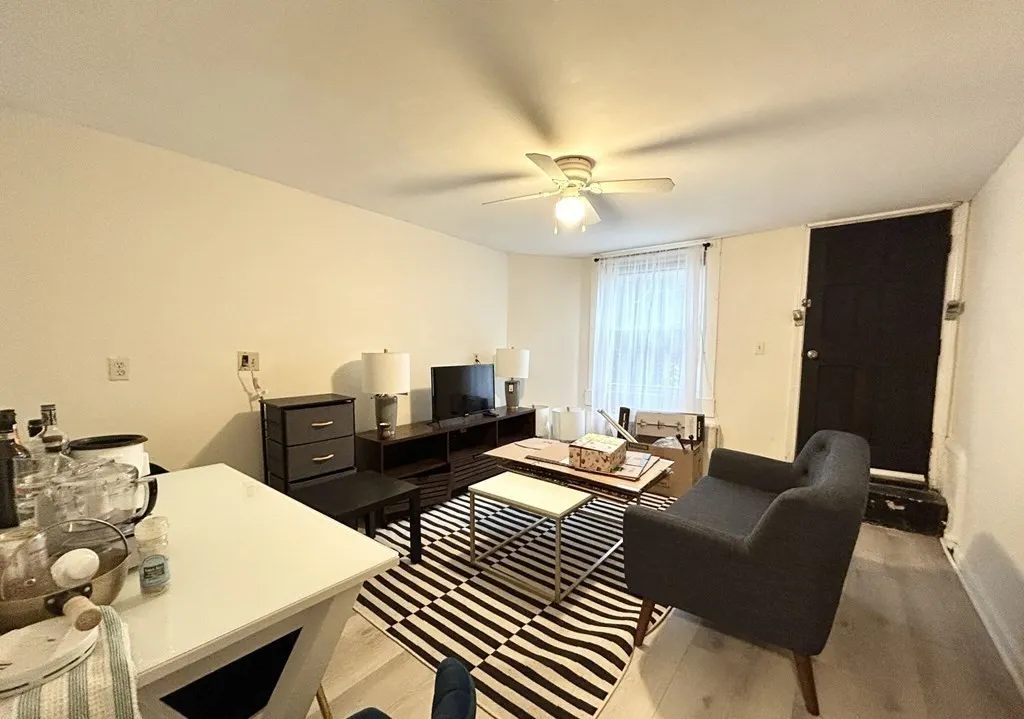 4 bed, 2 bath apartment for rent at 81 Windsor Unit St, South End — photo 4 of 13