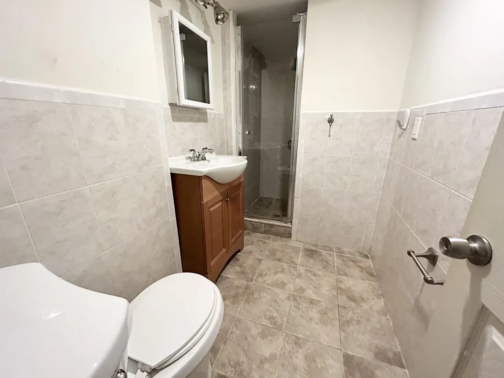 4 bed, 2 bath apartment for rent at 81 Windsor Unit St, South End — photo 11 of 13