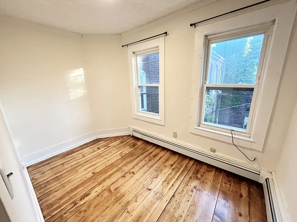4 bed, 2 bath apartment for rent at 81 Windsor Unit St, South End — photo 9 of 13