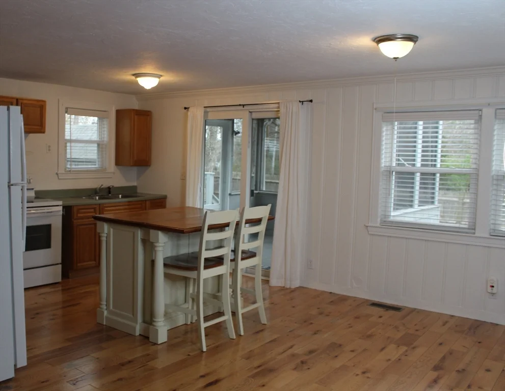 2 bed, 1 bath apartment for rent at 81 Winthrop Rd Unit 81, Manomet — photo 8 of 37