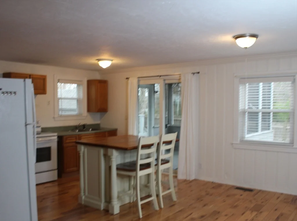 2 bed, 1 bath apartment for rent at 81 Winthrop Rd Unit 81, Manomet — photo 6 of 37