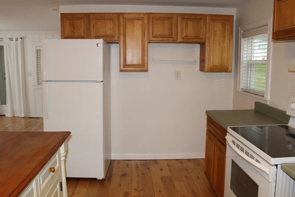 2 bed, 1 bath apartment for rent at 81 Winthrop Rd Unit 81, Manomet — photo 7 of 37