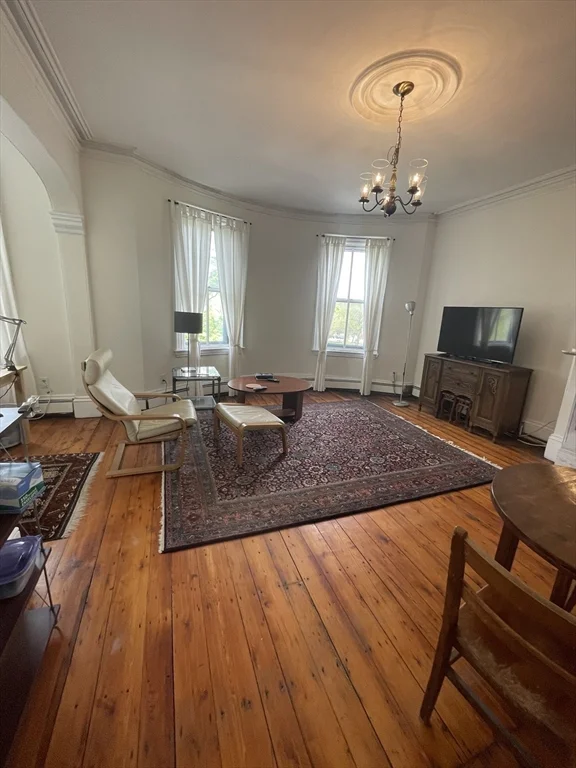 1 bed, 1 bath apartment for rent at 811 East Broadway Unit 2, South Boston — photo 3 of 18