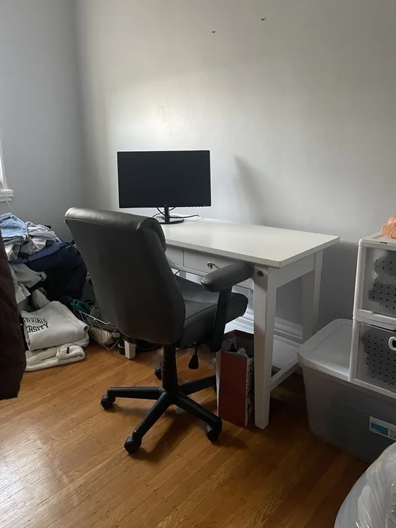 2 bed, 1 bath apartment for rent at 811 East Broadway Unit 3, South Boston — photo 19 of 21