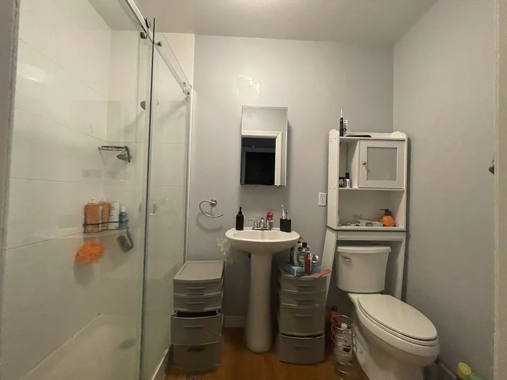 2 bed, 1 bath apartment for rent at 811 East Broadway Unit 3, South Boston — photo 14 of 21
