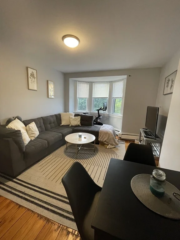 2 bed, 1 bath apartment for rent at 811 East Broadway Unit 3, South Boston — photo 3 of 21