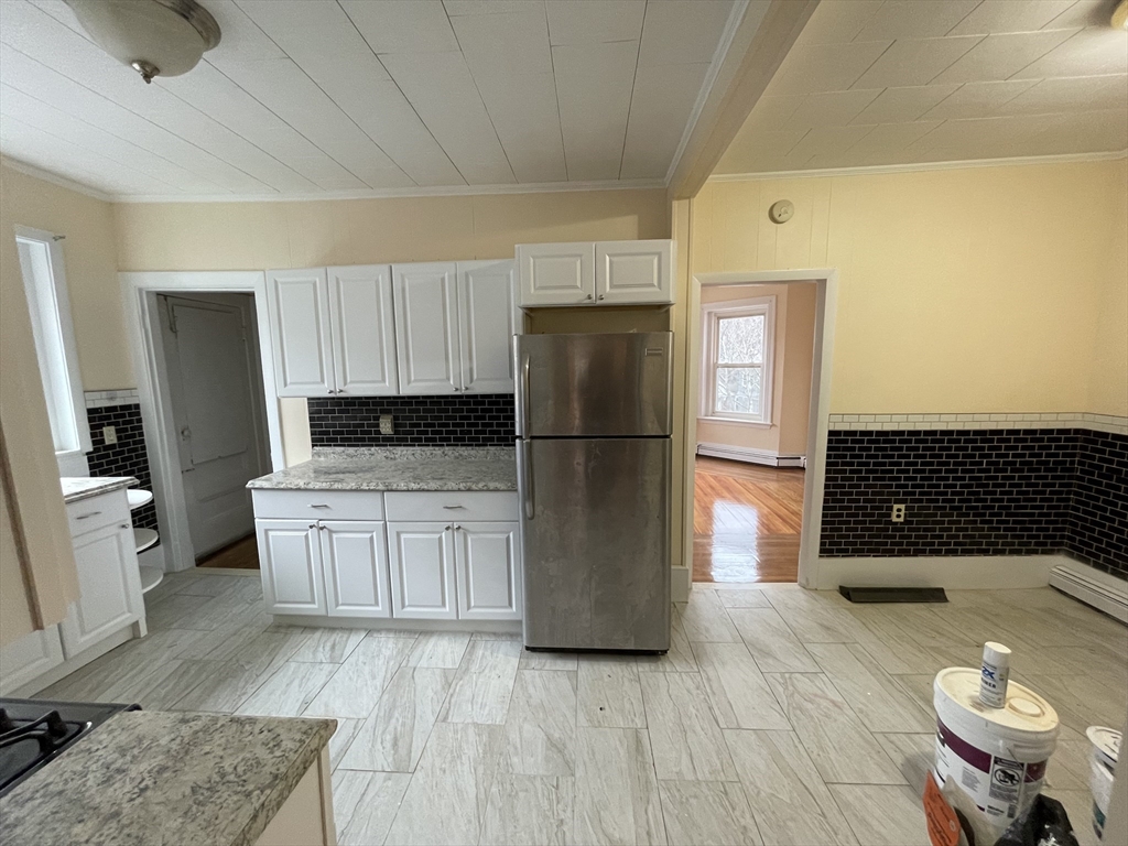3 bed, 2 bath apartment for rent at 811 Washington Unit 3, Salisbury Road - Corey Farm — photo 2 of 14