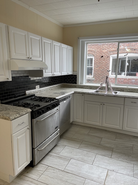 3 bed, 2 bath apartment for rent at 811 Washington Unit 3, Salisbury Road - Corey Farm — photo 1 of 14