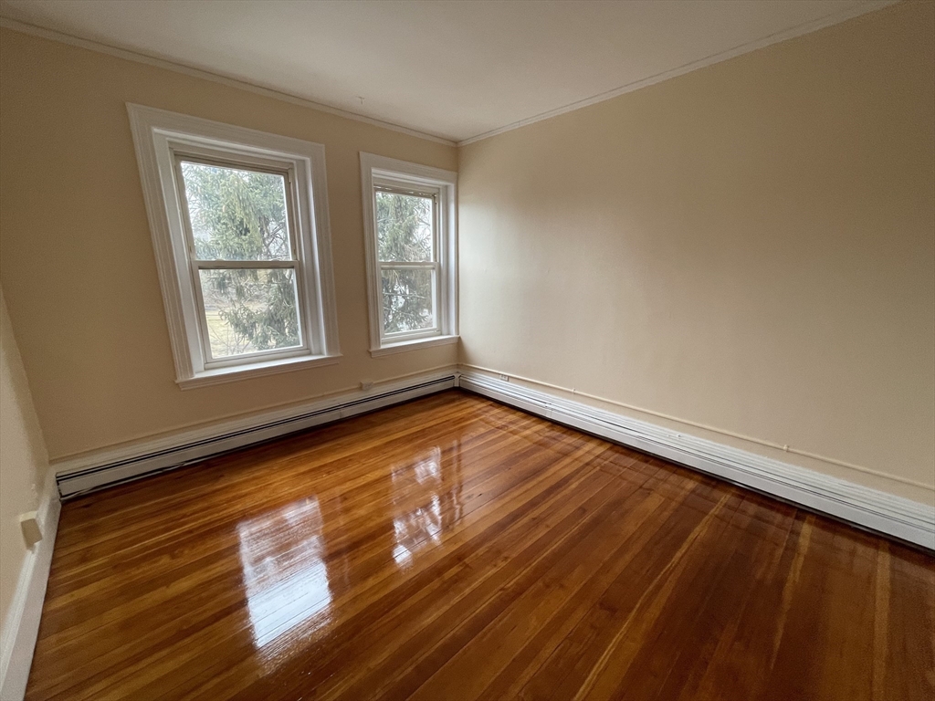 3 bed, 2 bath apartment for rent at 811 Washington Unit 3, Salisbury Road - Corey Farm — photo 6 of 14