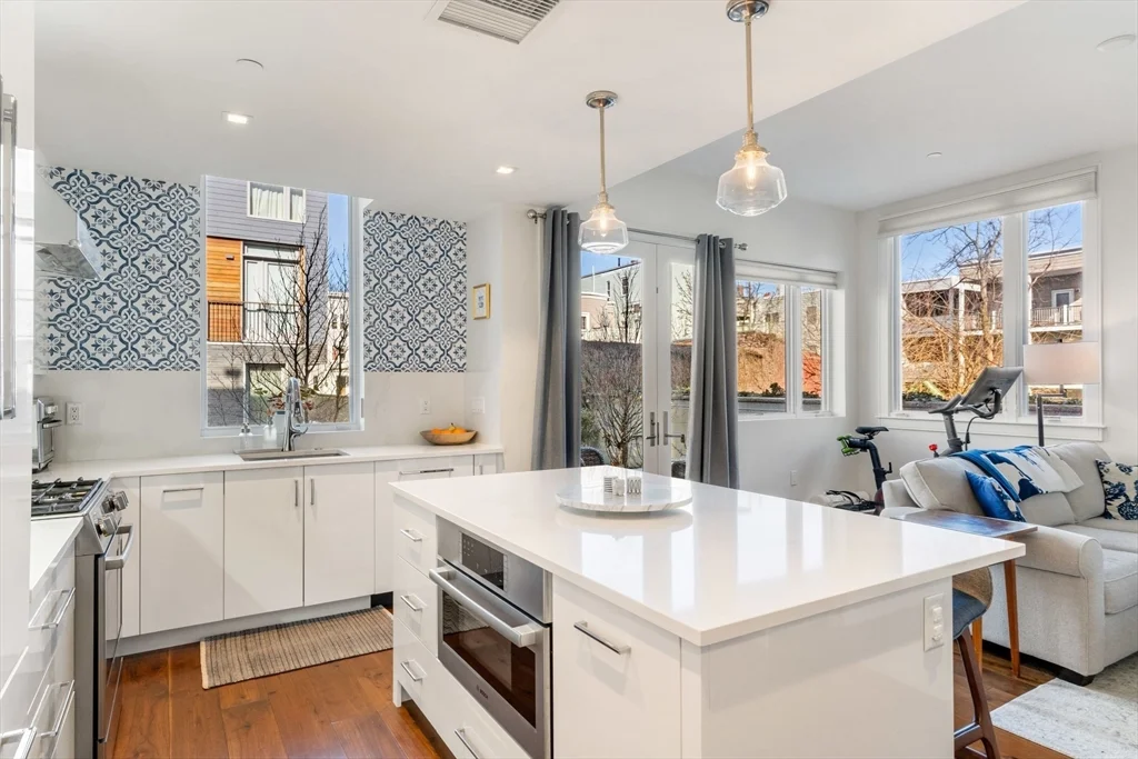 2 bed, 2 bath apartment for rent at 812 East 6th St Unit 12, South Boston