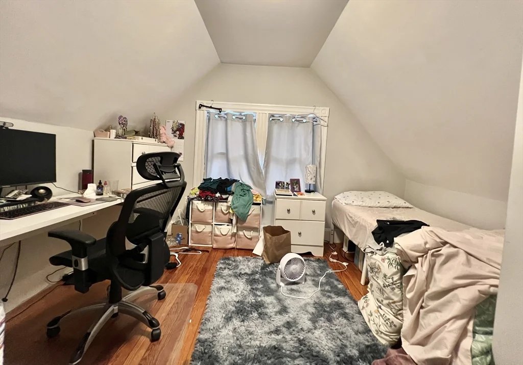 6 bed, 2 bath apartment for rent at 812 Moody St Unit 2, South Side — photo 15 of 29