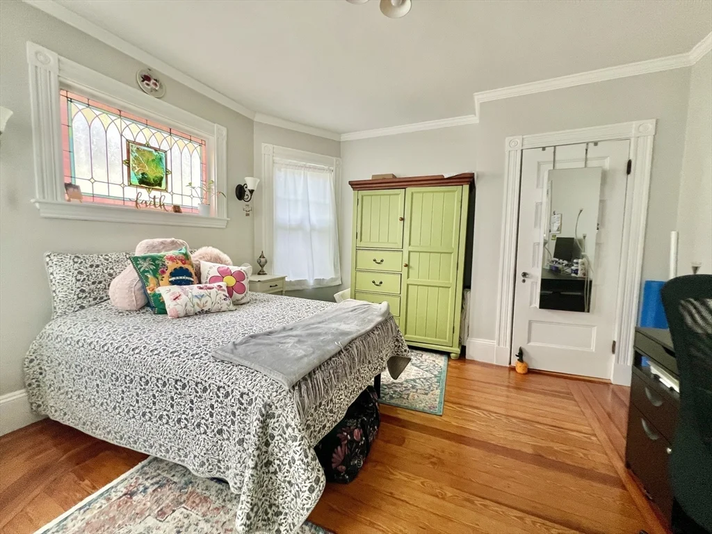 6 bed, 2 bath apartment for rent at 812 Moody St Unit 2, South Side — photo 8 of 29