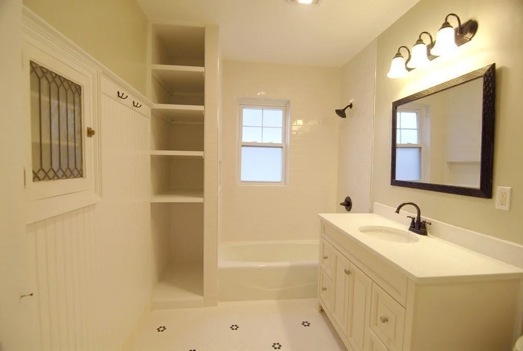 6 bed, 2 bath apartment for rent at 812 Moody St Unit 2, South Side — photo 17 of 29