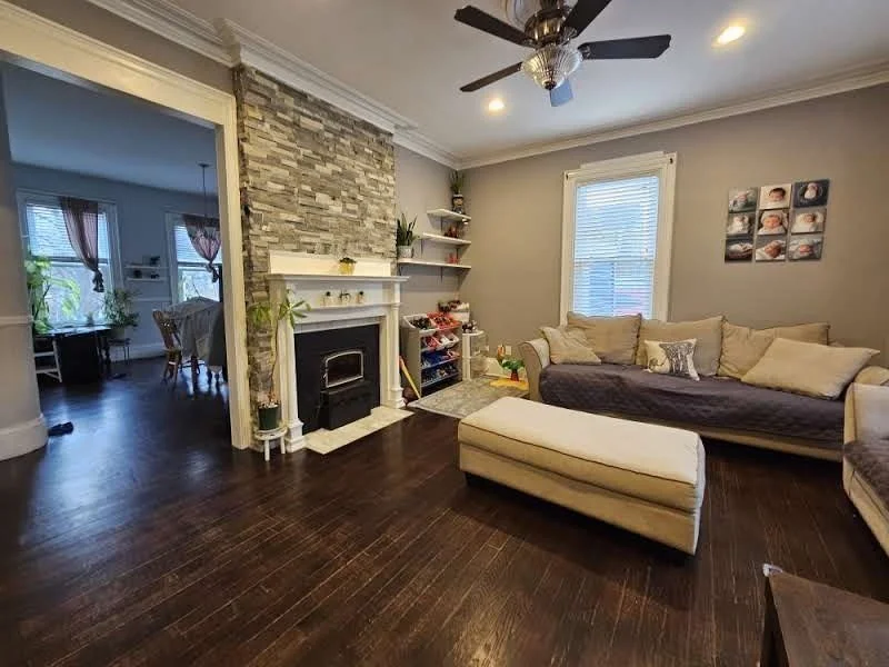 3 bed, 1 bath apartment for rent at 814 Washington St, Dedham