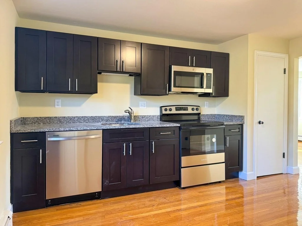 2 bed, 1 bath apartment for rent at 817 Country Way Unit 3, Scituate