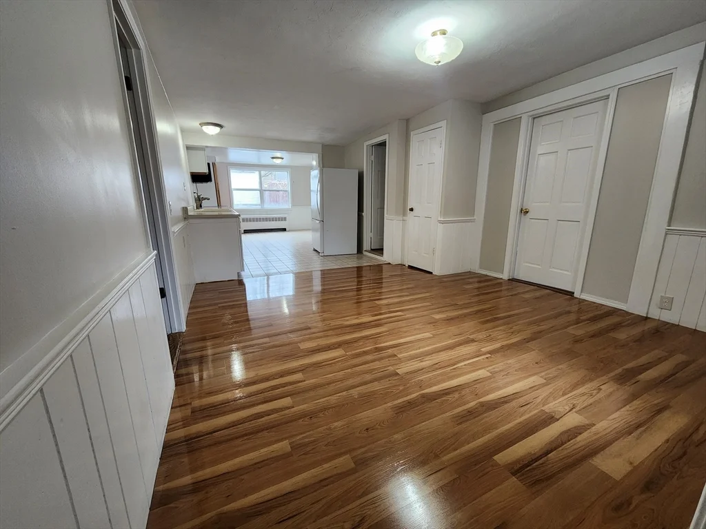 4 bed, 1 bath apartment for rent at 818 Bedford Unit 1, East Bridgewater — photo 4 of 9