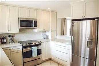 2 bed, 1.5 bath apartment for rent at 819 East 6th St Unit 2, South Boston — photo 8 of 13