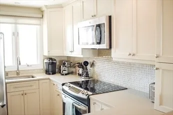 2 bed, 1.5 bath apartment for rent at 819 East 6th St Unit 2, South Boston — photo 6 of 13