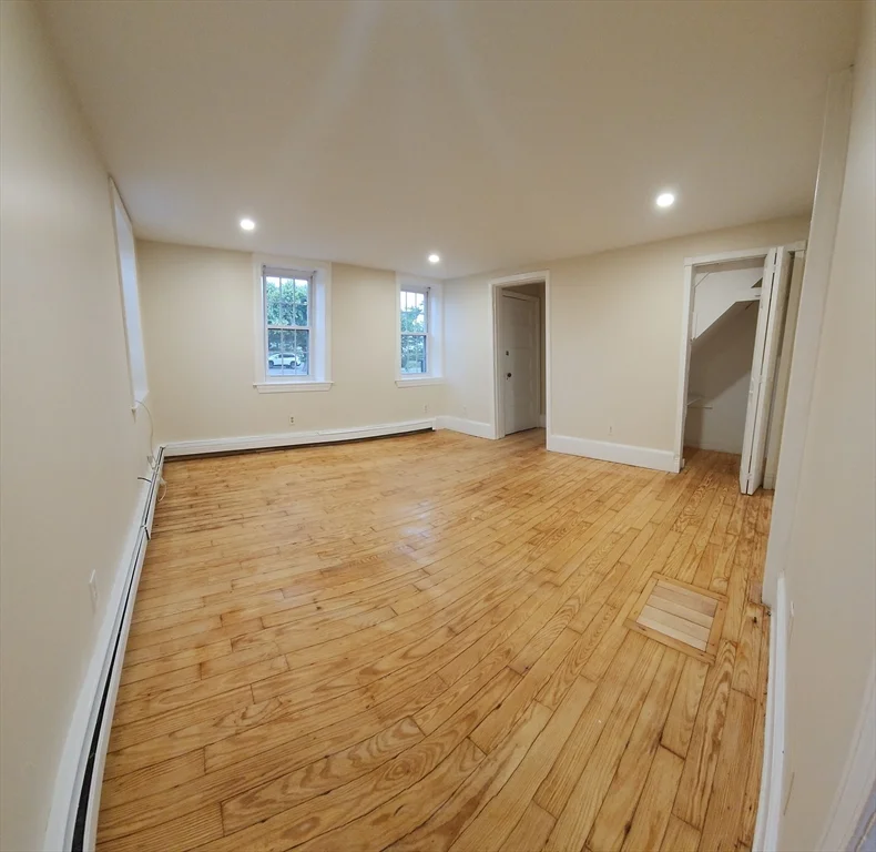 4 bed, 1 bath apartment for rent at 82-84 Sea St Unit 84, North Weymouth — photo 9 of 10