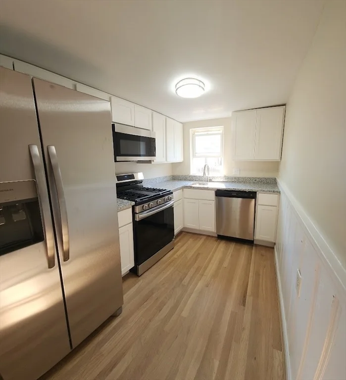 4 bed, 1 bath apartment for rent at 82-84 Sea St Unit 84, North Weymouth — photo 1 of 10