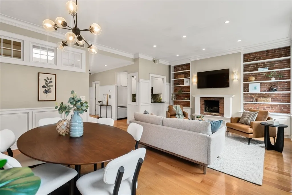 3 bed, 2 bath apartment for rent at 82 Berkeley St Unit 5, Columbus — photo 3 of 32
