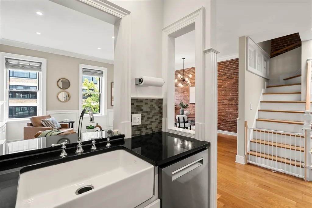 3 bed, 2 bath apartment for rent at 82 Berkeley St Unit 5, Columbus — photo 17 of 32