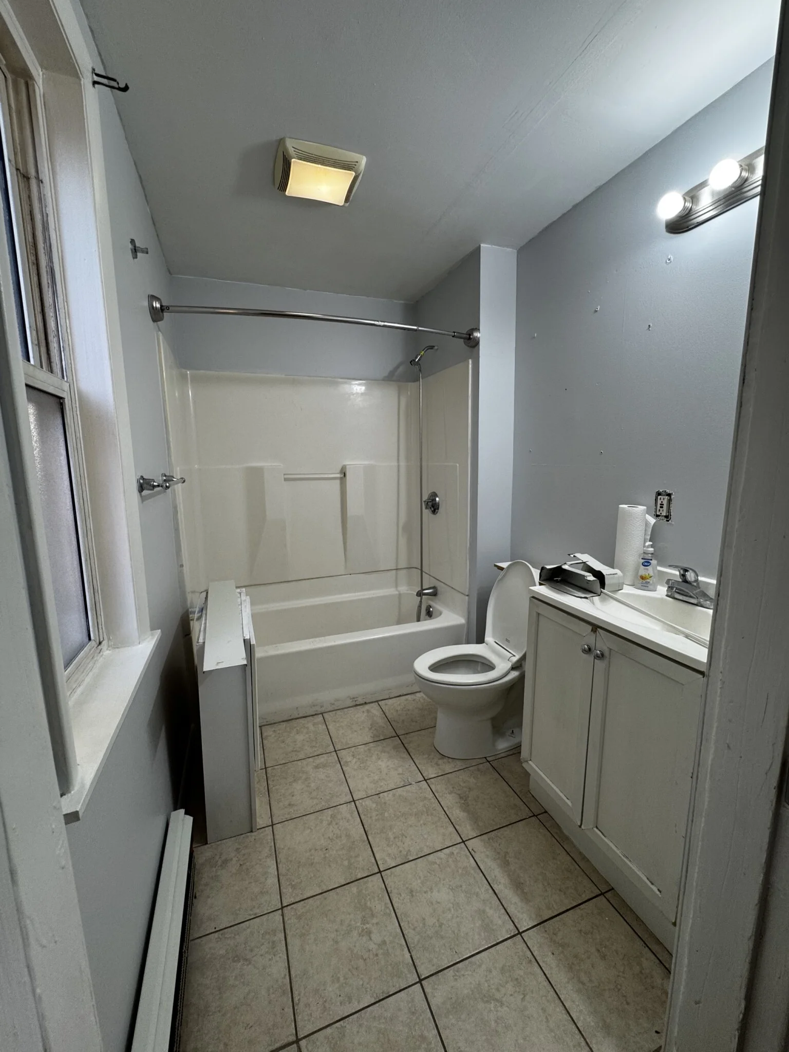 2 bed, 1 bath apartment for rent at 82 Birch St Unit 1, Lynn — photo 8 of 11