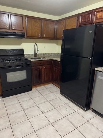 2 bed, 1 bath apartment for rent at 82 Boylston Ln Unit 16, Lowell — photo 12 of 17