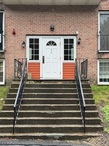 2 bed, 1 bath apartment for rent at 82 Boylston Ln Unit 16, Lowell — photo 3 of 17